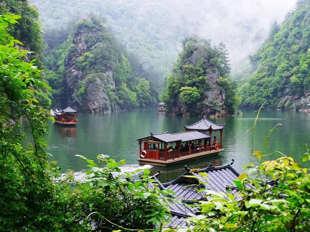 Baofeng Lake 宝峰湖 